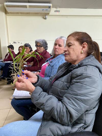 Curso de Cultivo de Orquídeas reúne cooperadas na Coprossel e promove capacitação prática